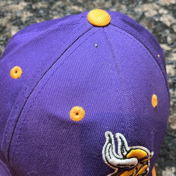NWT Minnesota Vikings 2-Tone Authentic NFL Cap Hat with Adjustable Velcro Back - Picture 8 of 12